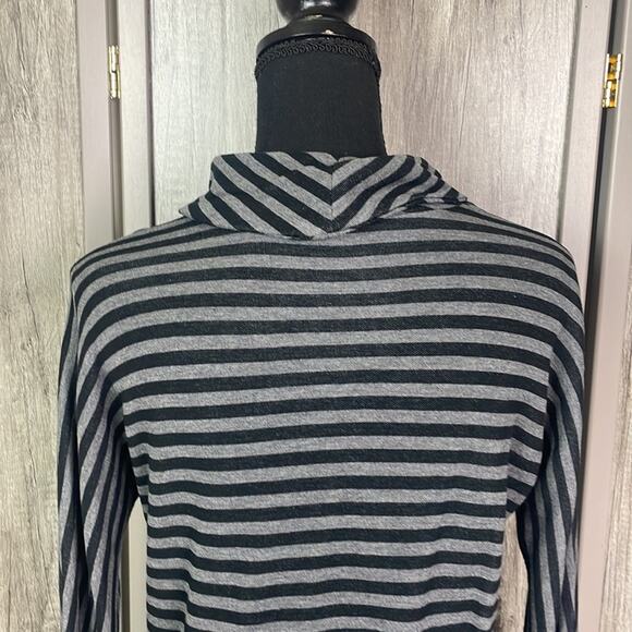 Talbots black/gray striped 3/4 sleeve turtleneck top women's P - Picture 7 of 12